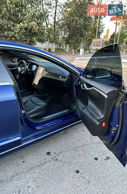 Лифтбек Tesla Model S 2016 в 