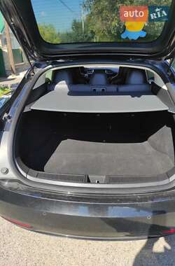Ліфтбек Tesla Model S 2016 в 