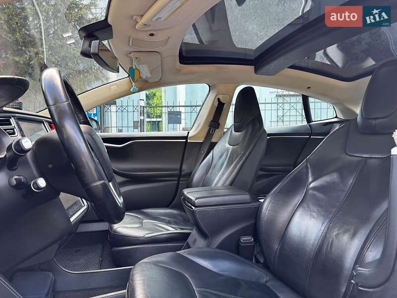 Ліфтбек Tesla Model S 2014 в Києві фото 20 Ліфтбек Tesla Model S 2014 в Києві