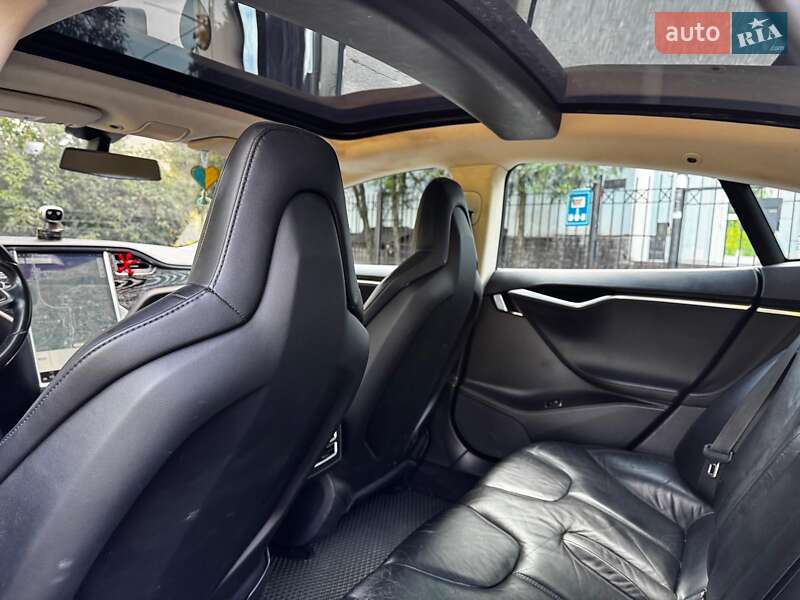 Ліфтбек Tesla Model S 2014 в Києві фото 25 Ліфтбек Tesla Model S 2014 в Києві