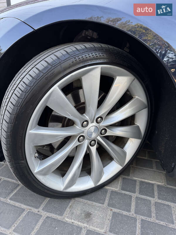 Ліфтбек Tesla Model S 2014 в Одесі