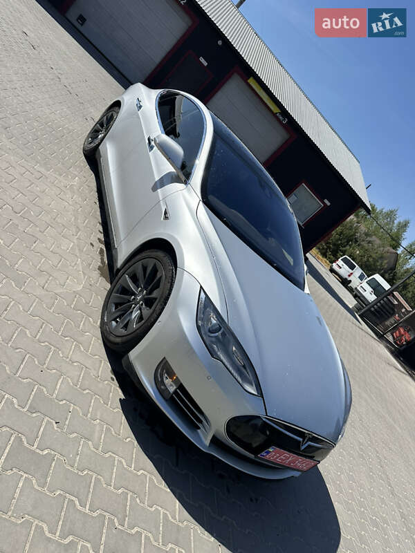 Лифтбек Tesla Model S 2016 в Владимире