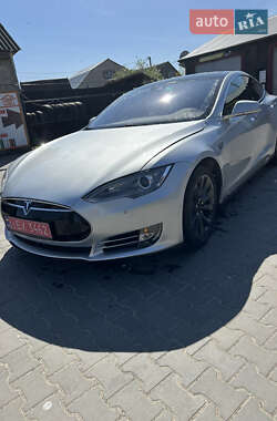 Лифтбек Tesla Model S 2016 в Владимире