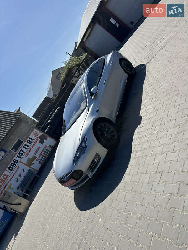 Лифтбек Tesla Model S 2016 в Владимире
