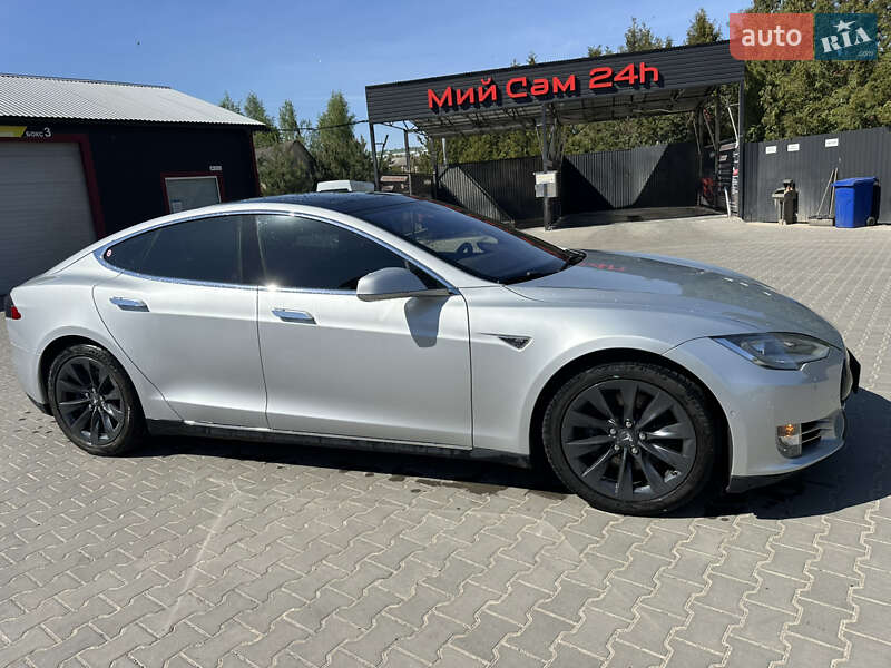 Лифтбек Tesla Model S 2016 в Владимире