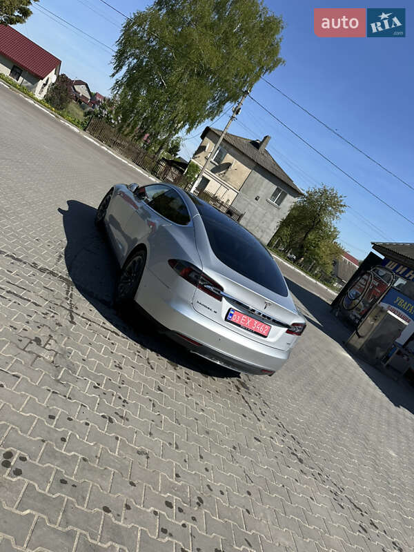Лифтбек Tesla Model S 2016 в Владимире