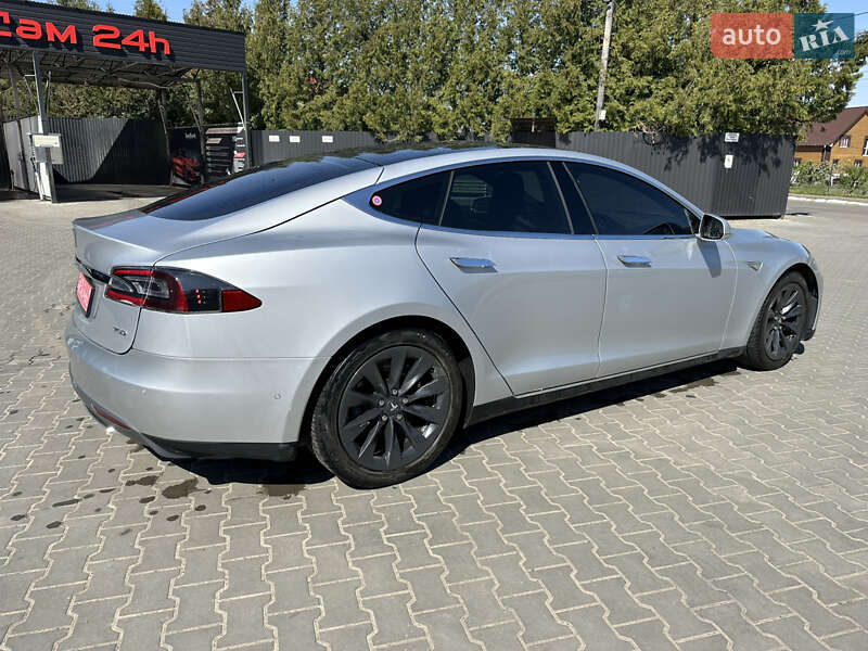 Лифтбек Tesla Model S 2016 в Владимире