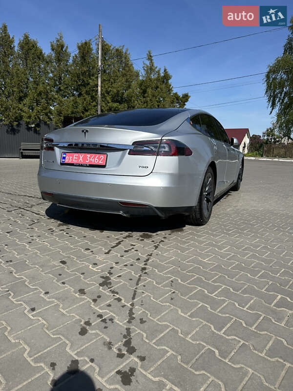 Ліфтбек Tesla Model S 2016 в Володимирі