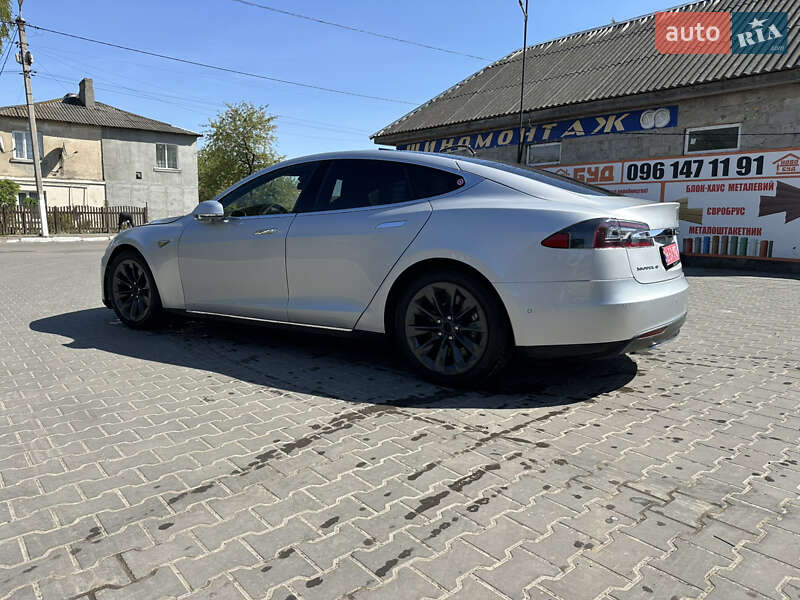 Лифтбек Tesla Model S 2016 в Владимире