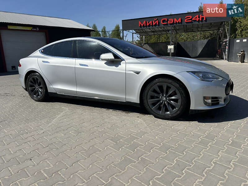Лифтбек Tesla Model S 2016 в Владимире
