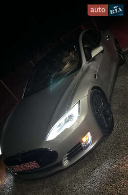 Лифтбек Tesla Model S 2016 в Владимире