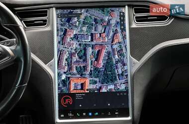 Лифтбек Tesla Model S 2015 в 