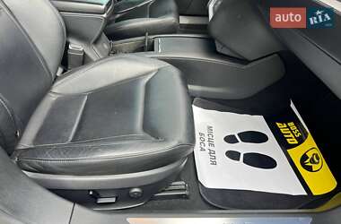 Лифтбек Tesla Model S 2015 в 
