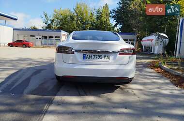 Ліфтбек Tesla Model S 2015 в 
