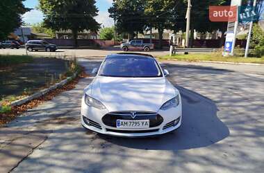 Ліфтбек Tesla Model S 2015 в 
