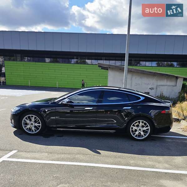 Лифтбек Tesla Model S 2018 в Киеве фото 80 Лифтбек Tesla Model S 2018 в Киеве