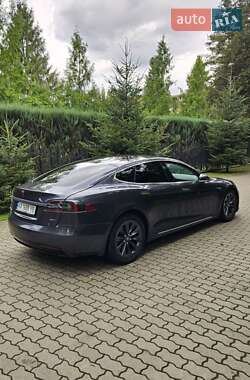 Лифтбек Tesla Model S 2017 в 