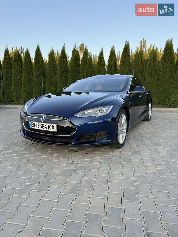 Ліфтбек Tesla Model S 2015 в Одесі