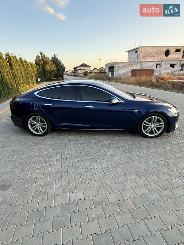 Ліфтбек Tesla Model S 2015 в Одесі