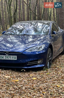 Лифтбек Tesla Model S 2020 в 