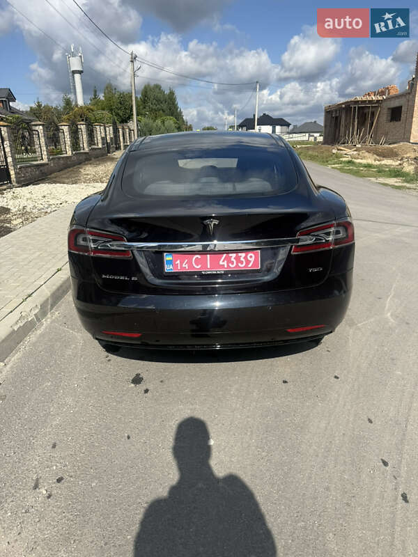 Ліфтбек Tesla Model S 2016 в Тернополі