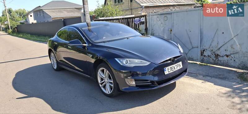 Лифтбек Tesla Model S 2013 в Киеве фото 5 Лифтбек Tesla Model S 2013 в Киеве
