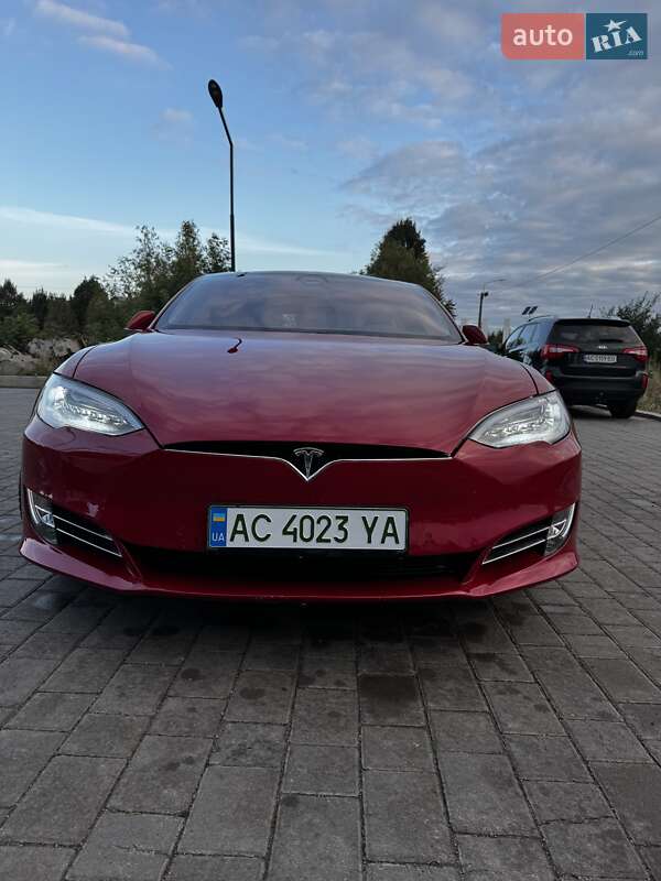 Ліфтбек Tesla Model S 2018 в 