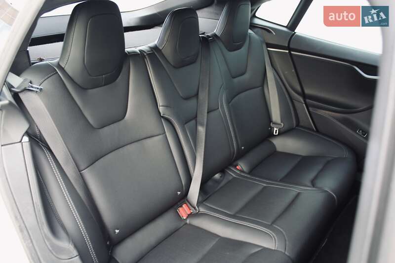 Лифтбек Tesla Model S 2019 в Киеве