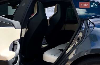 Ліфтбек Tesla Model S 2024 в 