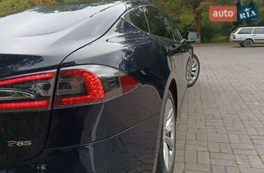 Лифтбек Tesla Model S 2013 в 