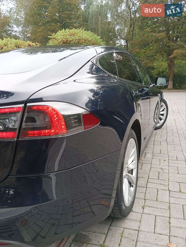 Лифтбек Tesla Model S 2013 в Дрогобыче