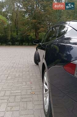 Лифтбек Tesla Model S 2013 в 