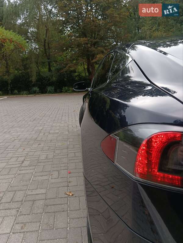 Лифтбек Tesla Model S 2013 в Дрогобыче