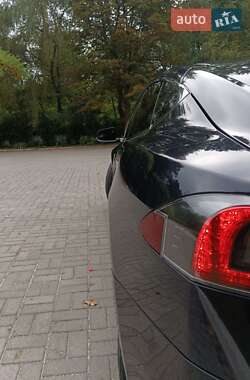 Лифтбек Tesla Model S 2013 в 