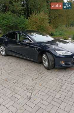 Лифтбек Tesla Model S 2013 в 
