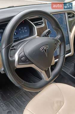 Лифтбек Tesla Model S 2013 в 