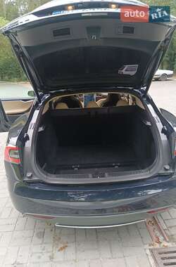 Лифтбек Tesla Model S 2013 в 