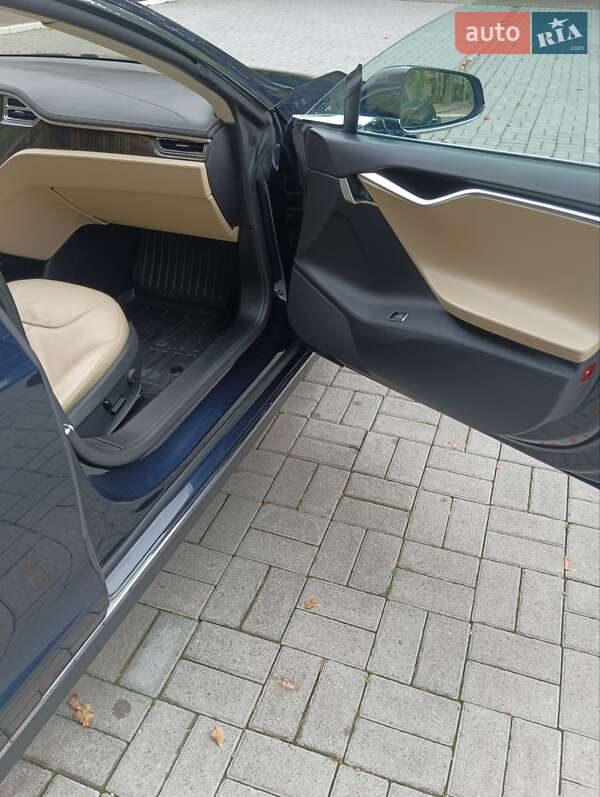 Лифтбек Tesla Model S 2013 в Дрогобыче