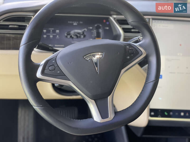 Лифтбек Tesla Model S 2014 в Киеве