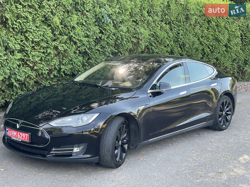 Ліфтбек Tesla Model S 2014 в 