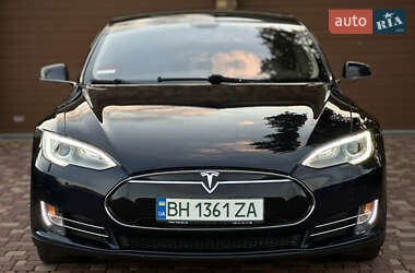 Лифтбек Tesla Model S 2014 в 