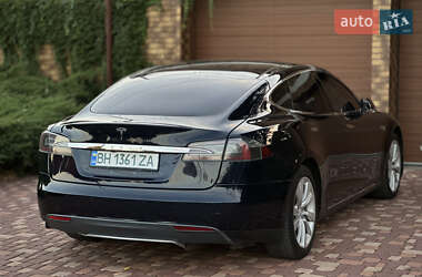 Лифтбек Tesla Model S 2014 в 