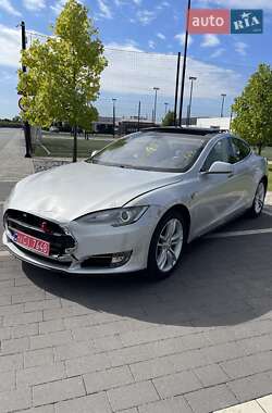 Лифтбек Tesla Model S 2014 в 
