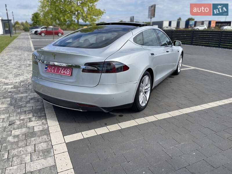 Ліфтбек Tesla Model S 2014 в Мукачевому