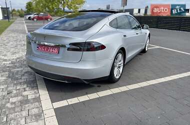 Лифтбек Tesla Model S 2014 в 