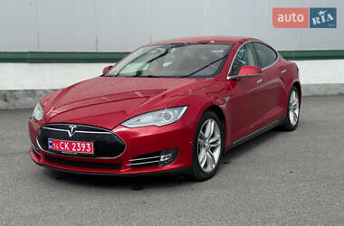 Лифтбек Tesla Model S 2015 в 
