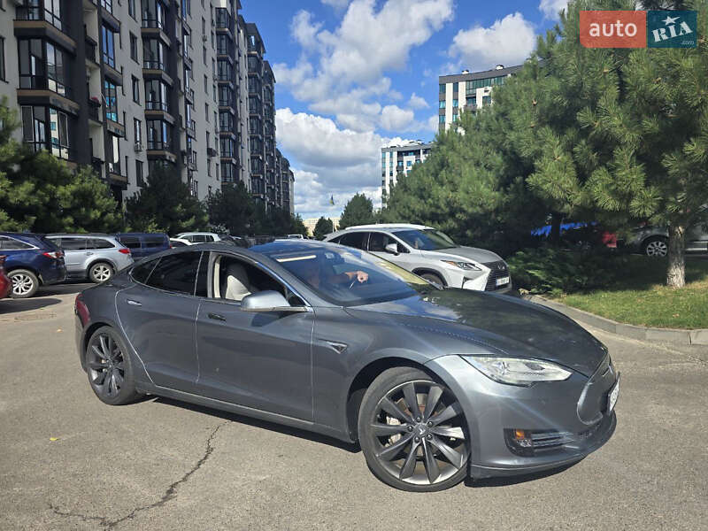 Лифтбек Tesla Model S 2014 в Киеве фото 9 Лифтбек Tesla Model S 2014 в Киеве