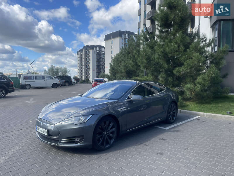 Лифтбек Tesla Model S 2014 в Киеве фото 11 Лифтбек Tesla Model S 2014 в Киеве