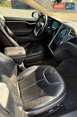 Ліфтбек Tesla Model S 2014 в 