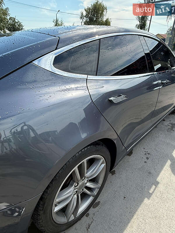 Ліфтбек Tesla Model S 2014 в Василькові
